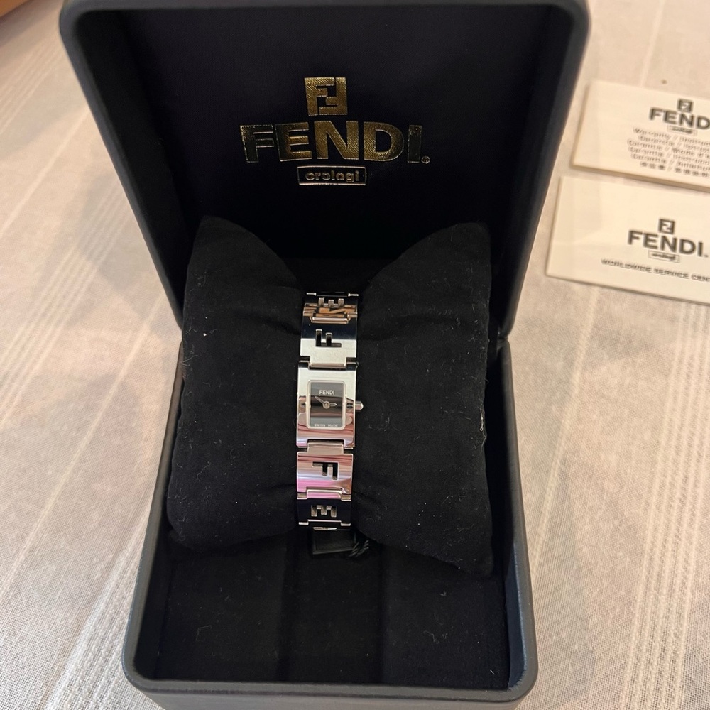Fendi Orologi Signature Donna Watch NIB